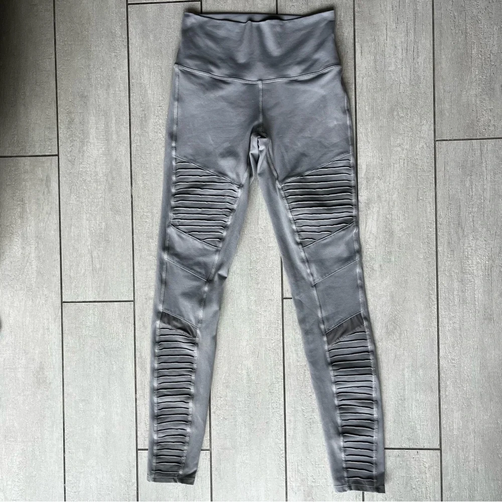 ALO Yoga Moto Leggings Small Gray High Rise Full Length Biker Yoga Athleisure